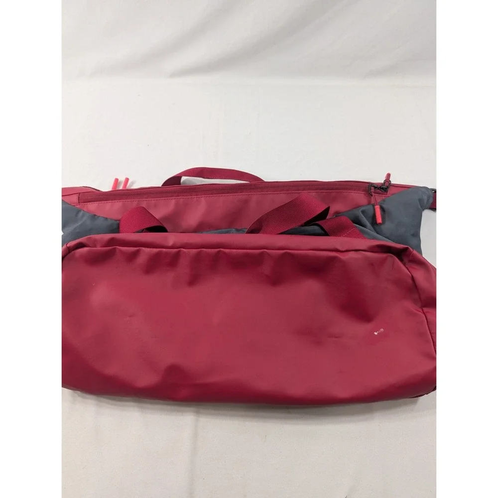 The North Face Apex Gym 32L nylon gym travel duffel bag Red Gray